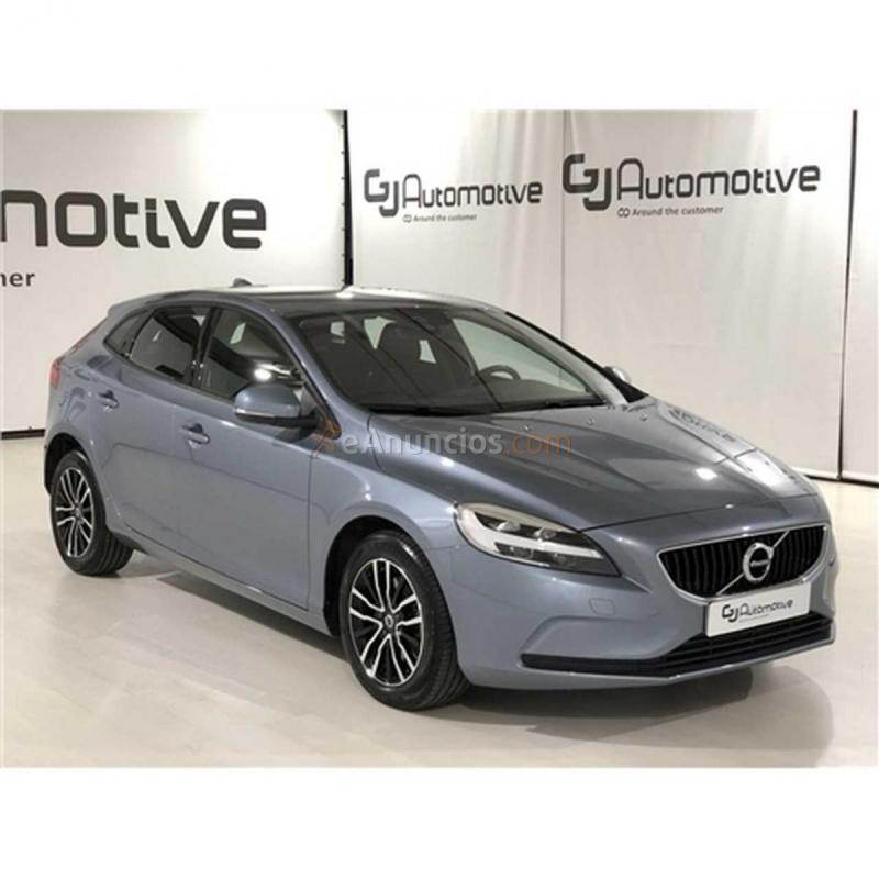 Volvo V40 MY19 2.0 T2 Momentum Manual Mussel Blue 120cv