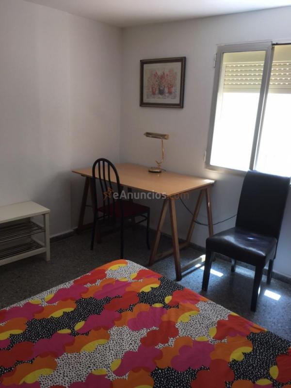 Alquiler Habitación Casco Histórico Cádiz.