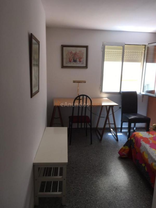 Alquiler Habitación Casco Histórico Cádiz.