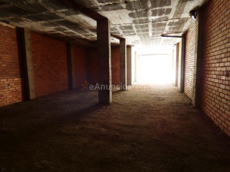 LOCAL COMERCIAL EN VENTA DE 165M2 EN LA ZONA DE PL CATALUÑA DE MANRESA