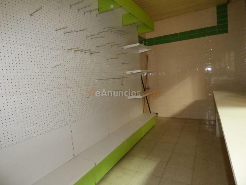 PARADA EN MERCADO EN VENTA EN MANRESA