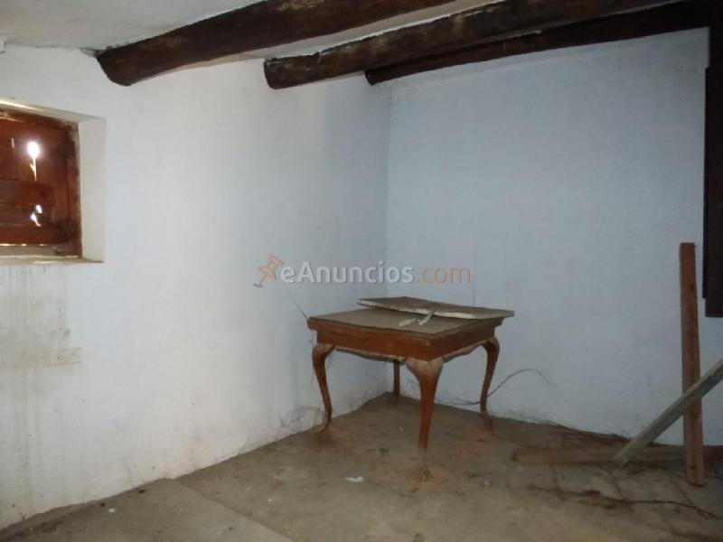 PISO PARA REFORMAR EN ZONA TRANQUILA DE SURIA A UN PASO DEL CENTRO EN VENTA