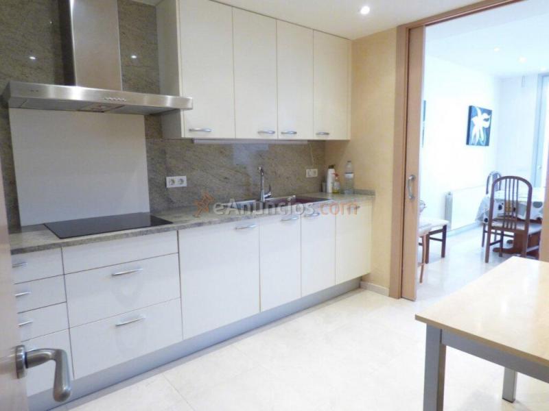 IMPRESIONANTE CASA CON ASCENSOR EN MANRESA IDEAL PARA FAMILIAS NUMEROSAS EN VENTA