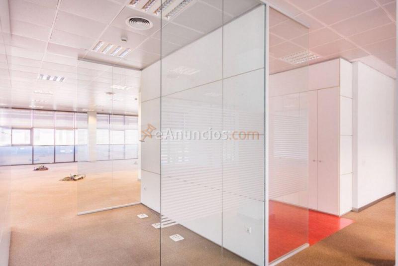 MAGNIFICAS OFICINAS CON 4 PLAZAS DE PARKING EN MANUEL SIUROT