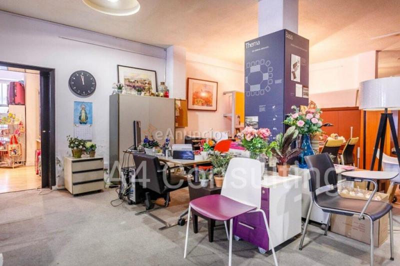 LOCAL DE ESQUINA CON AMPLIA FACHADA JUNTO PARROQUIA DE LOS REMEDIOS