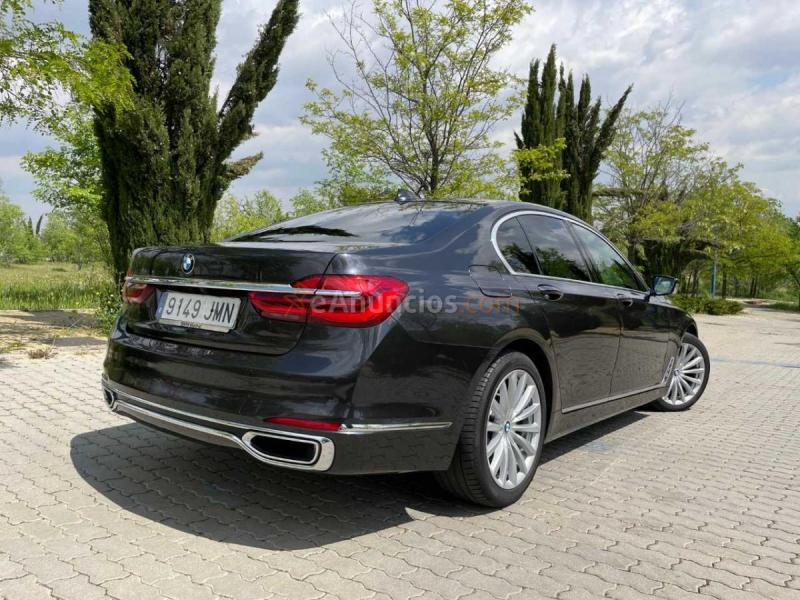 BMW Serie 7 730D 265cv 8 vel. *IVA deducible* *2016* *73.000 km* *Nacional* *Libro de revisiones* 