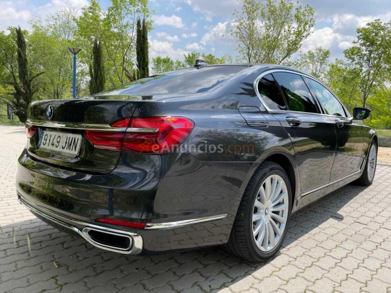 BMW Serie 7 730D 265cv 8 vel. *IVA deducible* *2016* *73.000 km* *Nacional* *Libro de revisiones* 