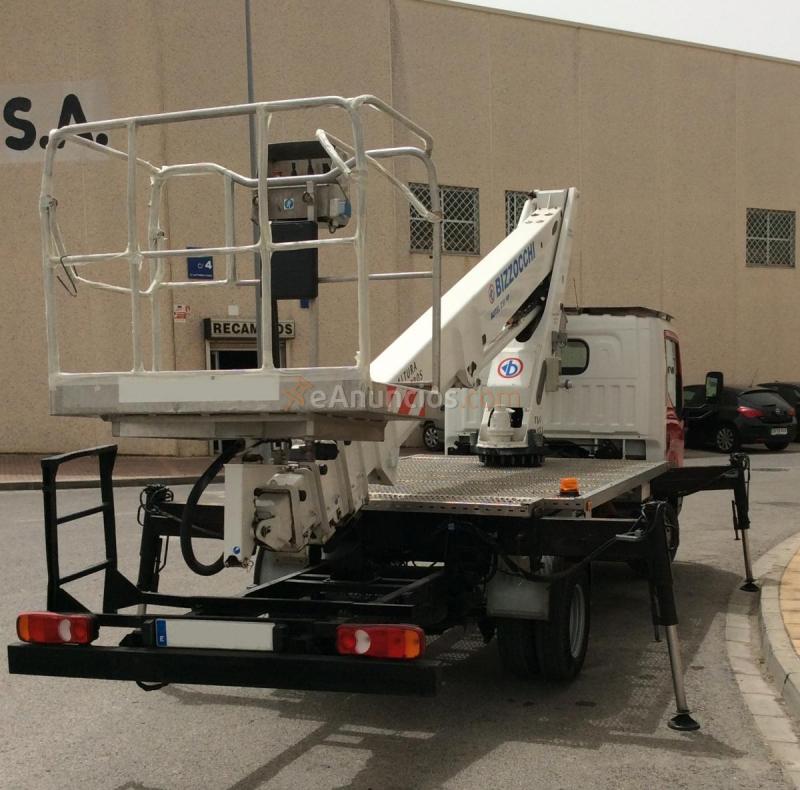 Plataforma elevadora bizzocchi nissan