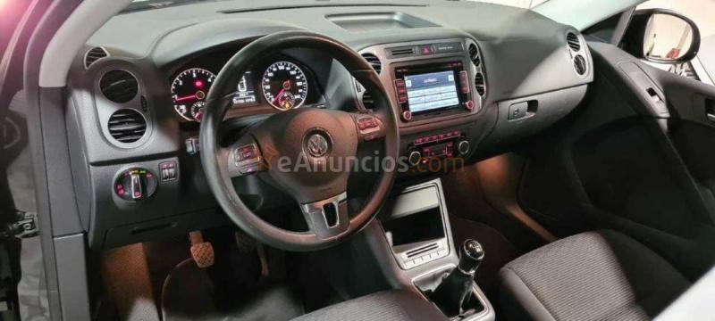 Volkswagen Tiguan 2.0 TDI 150CV BLUEMOTION 4X2 CLIMA-LLANTAS 17-SENSORES DEL Y TRASEROS