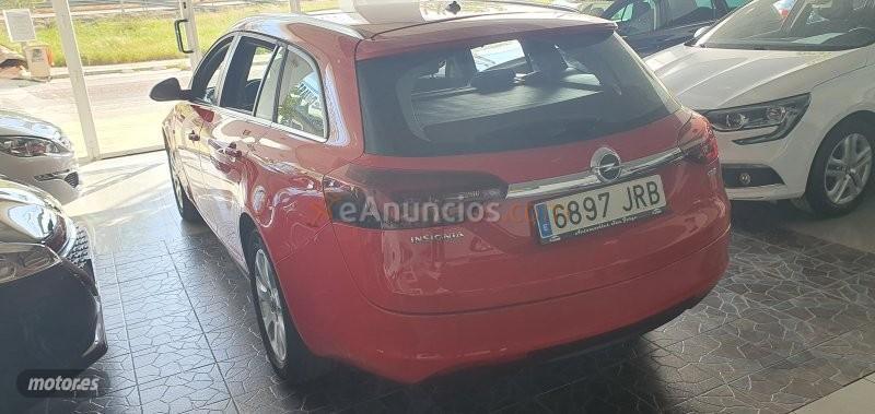 Opel Insignia 1.6 CDTI 120CV de 2016 con 140.000 Km por 8.500 EUR. en Caceres