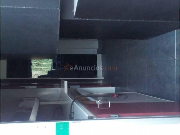 Camión pizzería con horno de leña (marca EFREM PIZZAIOL