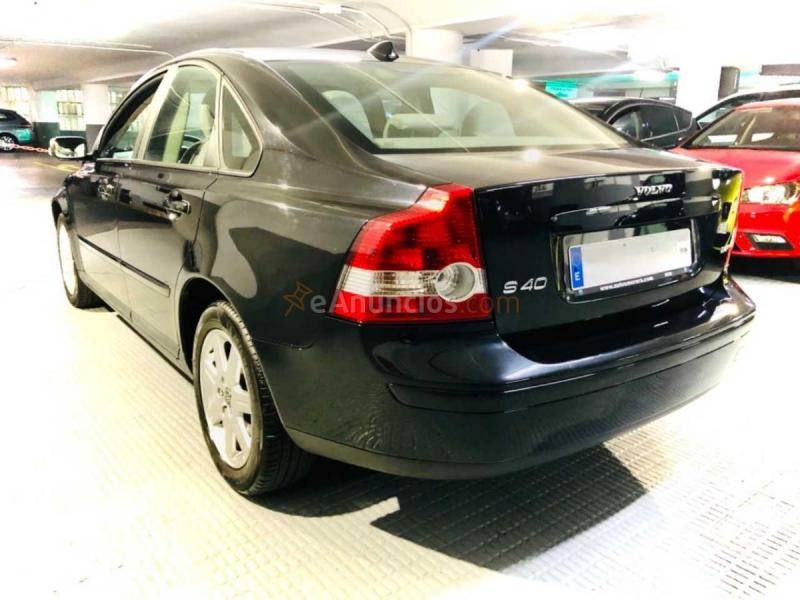 Volvo S40 2.4 Momentum 140cv. Impecable  