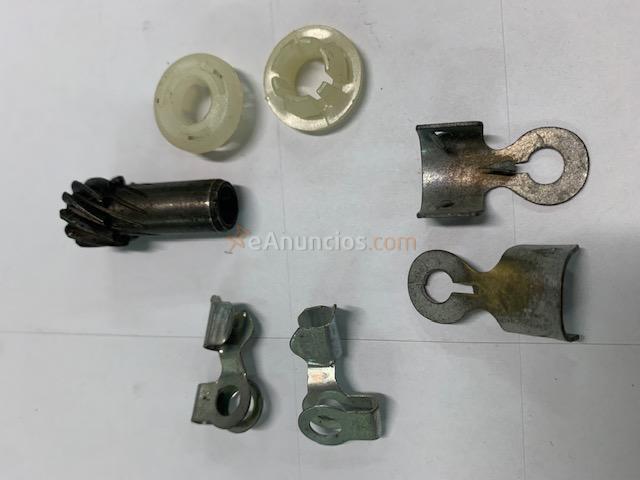 Piezas variadas y nuevas para coches clasicos