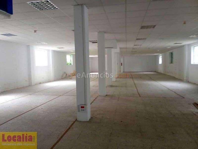 Amplio local comercial en Torrelavega