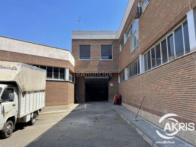 Nave Industrial en venta en Leganés de 2541 m2