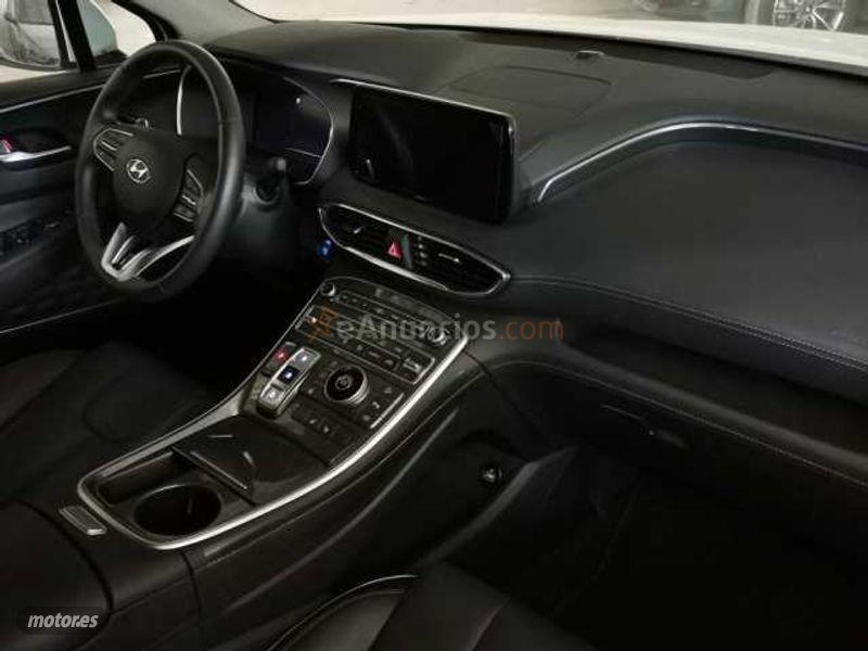 Hyundai Santa Fe Santa Fe 2.2CRDi Tecno 7pl 2WD 8DCT de 2021 con 16.700 Km por 44.690 EUR. en Jaen