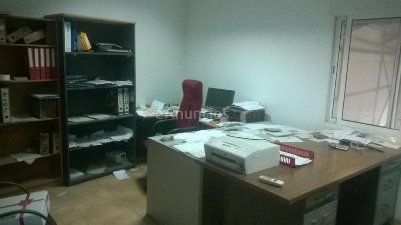 Venta de nave industrial equipada para taller