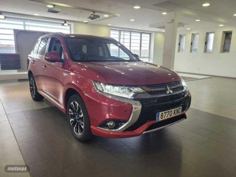 Mitsubishi Outlander Outlander PHEV Motion 4WD de 2018 con 43.000 Km por 27.990 EUR. en Madrid
