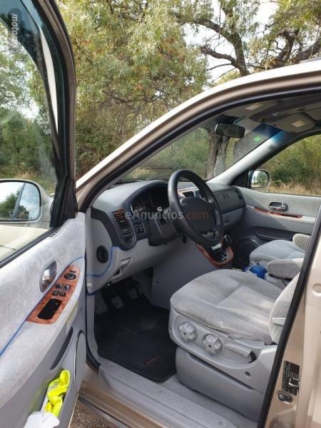 Kia Carnival 144 CV de 2004 con 227.000 Km por 3.800 EUR. en Segovia