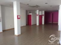 LOCAL COMERCIAL DE 94 M2 EN BUEN ESTADO DE CONSERVACION