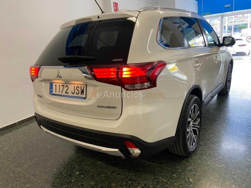 Mitsubishi Outlander 220D AUTO KAITEKI AWD 7 PLAZAS 