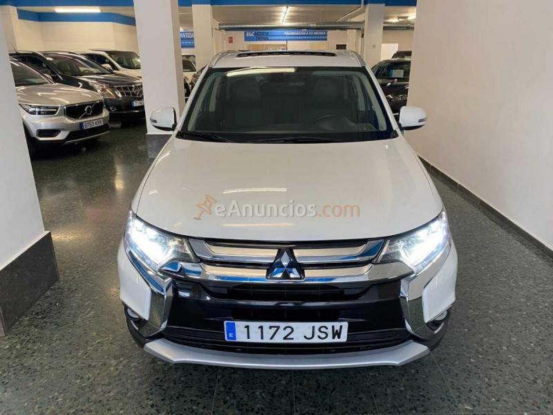 Mitsubishi Outlander 220D AUTO KAITEKI AWD 7 PLAZAS 