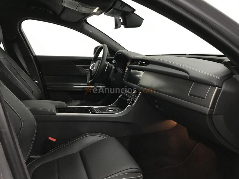 Jaguar XF 2.0D I4 132KW CHEQUERED FLAG AUTO RWD 180 4P 