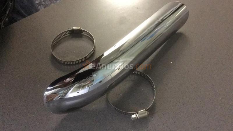 protector de escape curvo y cromado para motos