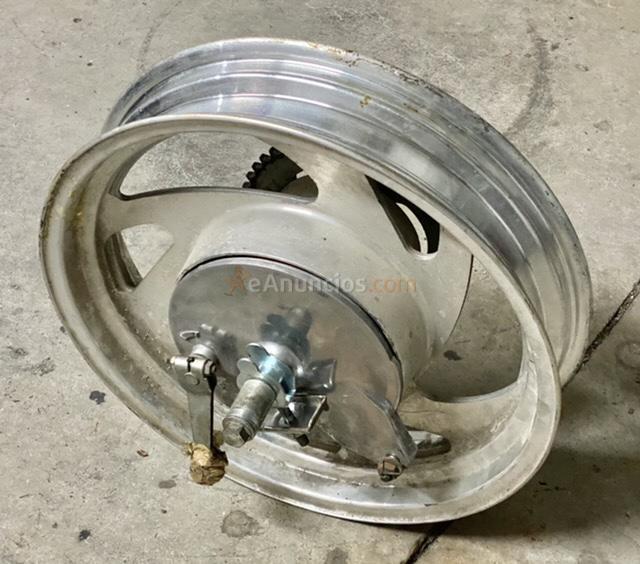 Toberas admisión culata pistones jinlun Faztec 125