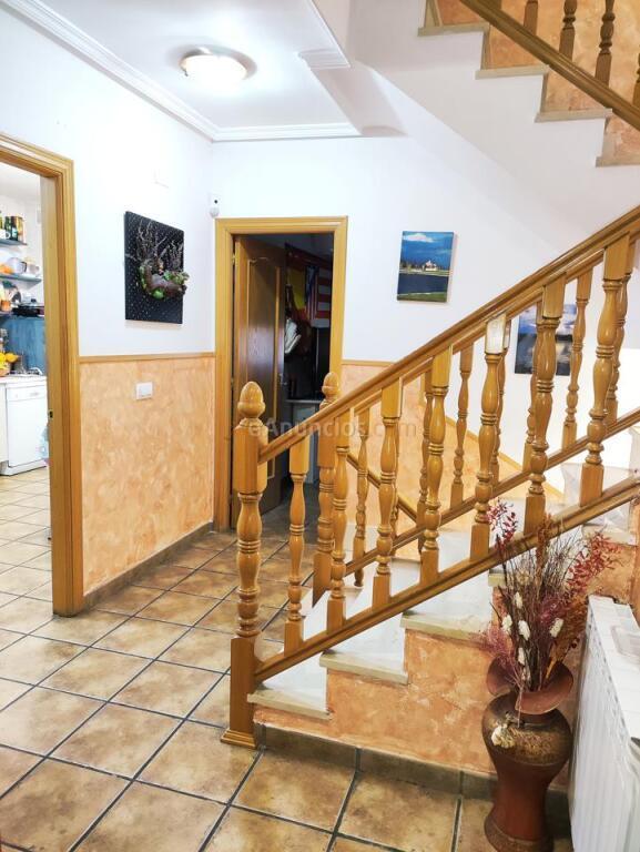 CHALET PAREADO EN URBANIZACIÓN SALAMANCA