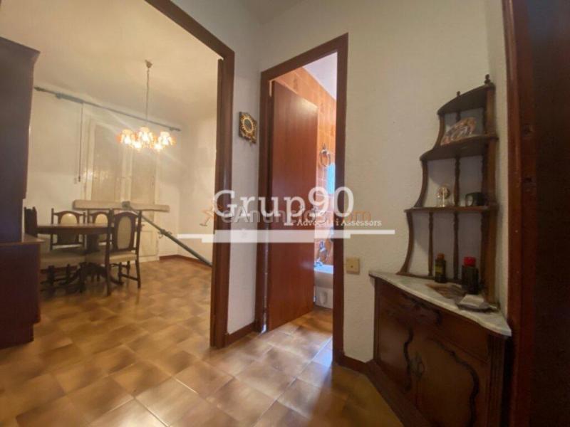 Casa esquinera en el centro de Remolins