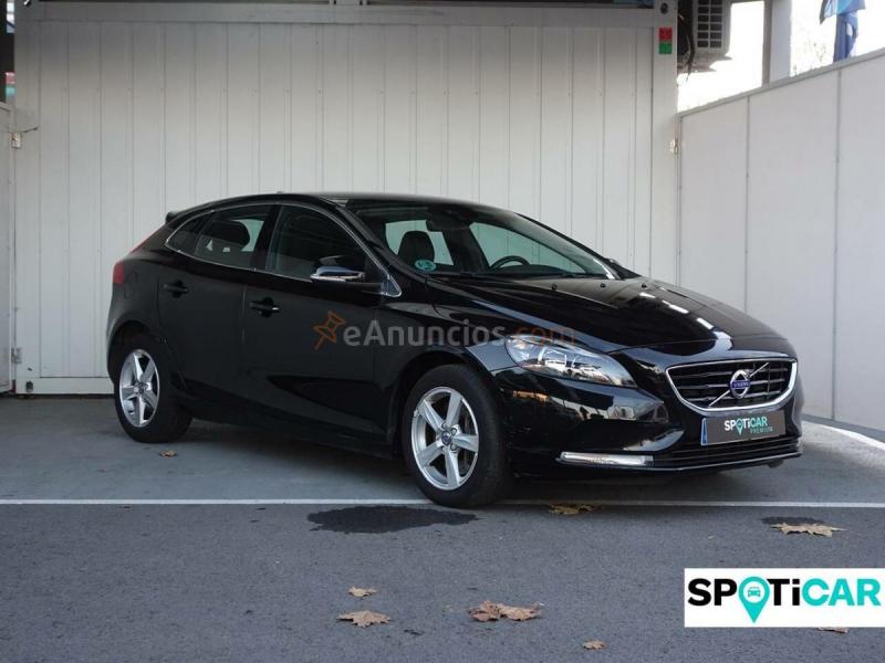 Volvo V40  2.0 D3 Momentum