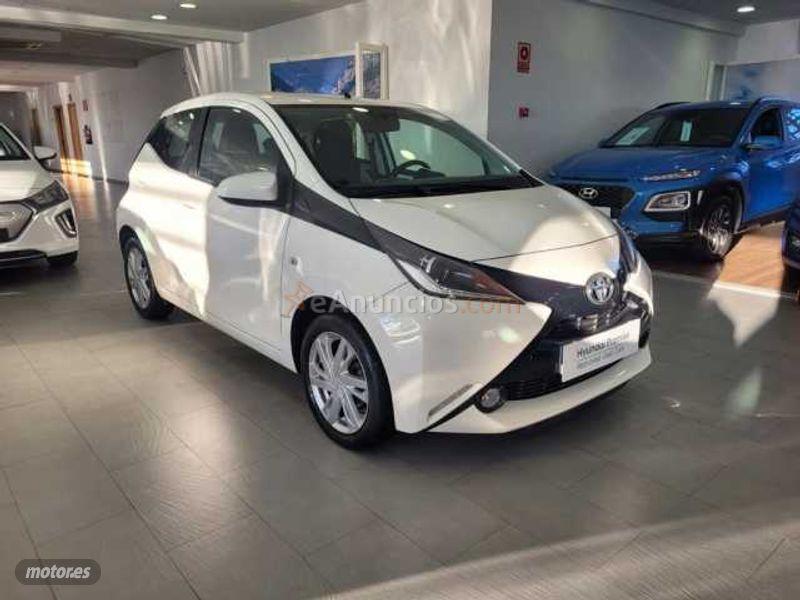 Toyota Aygo 1.0 VVT-i x-play de 2018 con 50.495 Km por 8.500 EUR. en Madrid
