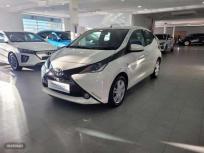 Toyota Aygo 1.0 VVT-i x-play de 2018 con 50.495 Km por 8.500 EUR. en Madrid