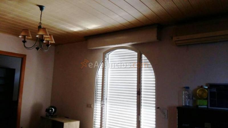 PISO SEÑORIAL REFORMADO EN VENTA DE 5 HABITACIONES DOBLES EN EL CENTRO DE MANRESA