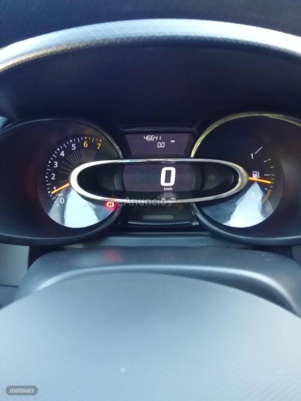 Renault Clio Authentique  1.2  16v 75CV de 2013 con 46.600 Km por 7.800 EUR. en Ciudad Real