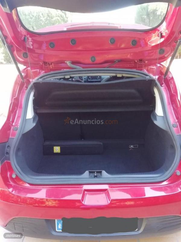 Renault Clio Authentique  1.2  16v 75CV de 2013 con 46.600 Km por 7.800 EUR. en Ciudad Real