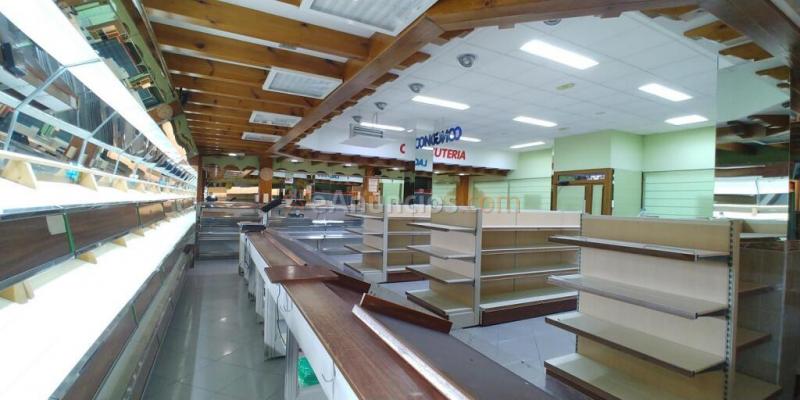 Tienda de alimentación o mercado en Torrelavega