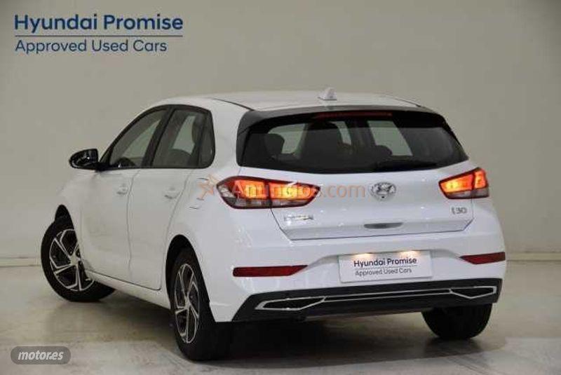 Hyundai i30 5P TGDI 1.0 120CV KLASS de 2021 con 14.479 Km por 18.900 EUR. en Ourense