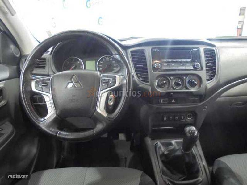 Mitsubishi L 200 2.5DI-D Double Cab. M-PRO + Paragolpes L200 y Sensor Parking de 2019 con 123.640 Km por 23.690 EUR. en Madrid