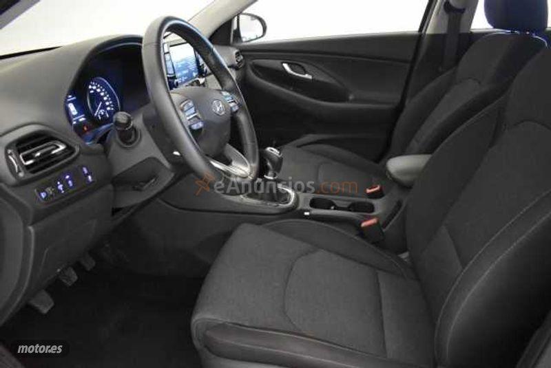 Hyundai i30 5P TGDI 1.0 120CV KLASS de 2021 con 14.916 Km por 18.490 EUR. en Sevilla