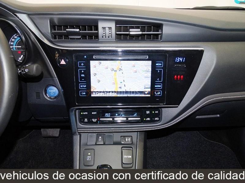 Toyota Auris 140h Hybrid Touring Sports Active136CV 