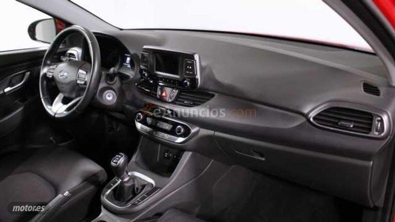 Hyundai i30 1.0 TGDI Essence 120 de 2019 con 17.100 Km por 14.900 EUR. en Barcelona