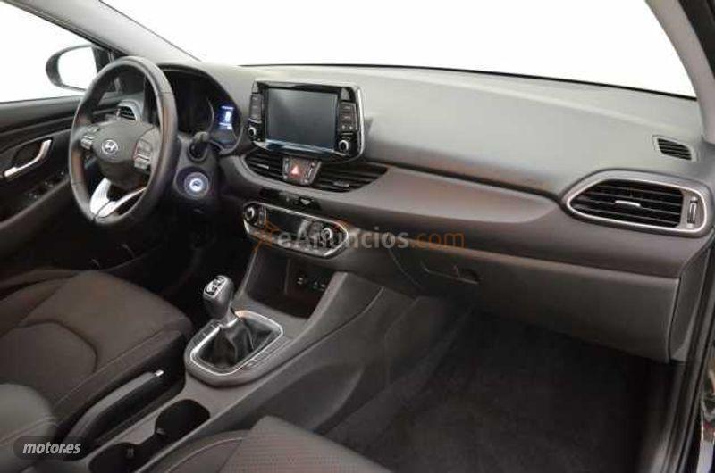 Hyundai i30 TGDI 1.0 120CV de 2019 con 3.000 Km por 19.214 EUR. en Madrid