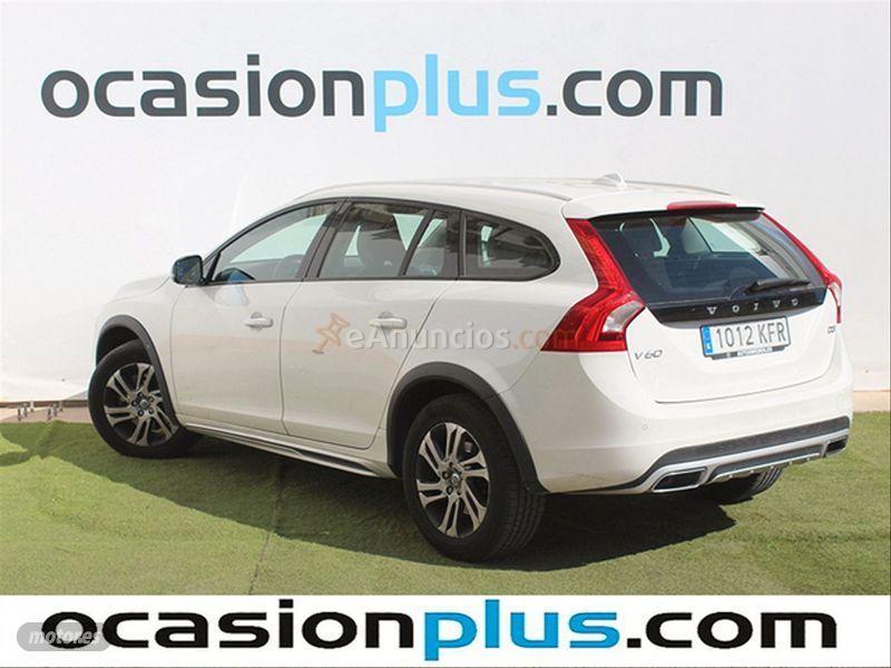 Volvo V 60 2.0 D3 Momentum de 2019 con 25.008 Km por 21.900 EUR. en Castellon