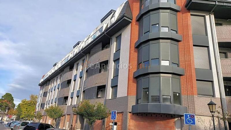 Gran local comercial en el centro de Colindres