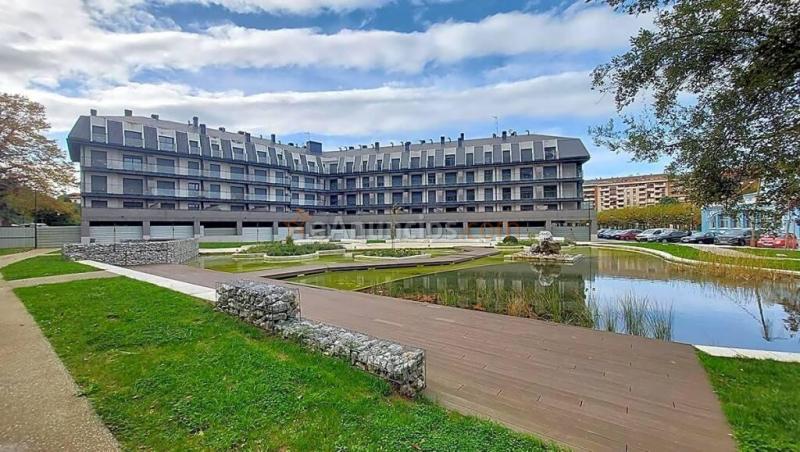 Gran local comercial en el centro de Colindres