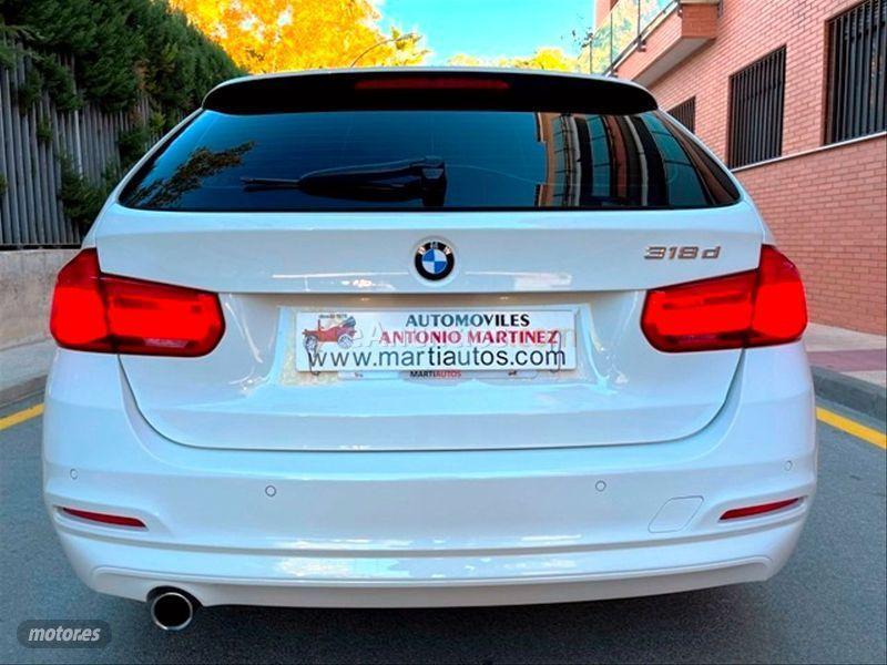 BMW Serie 3 318d Touring de 2018 con 59.990 Km por 25.799 EUR. en Murcia
