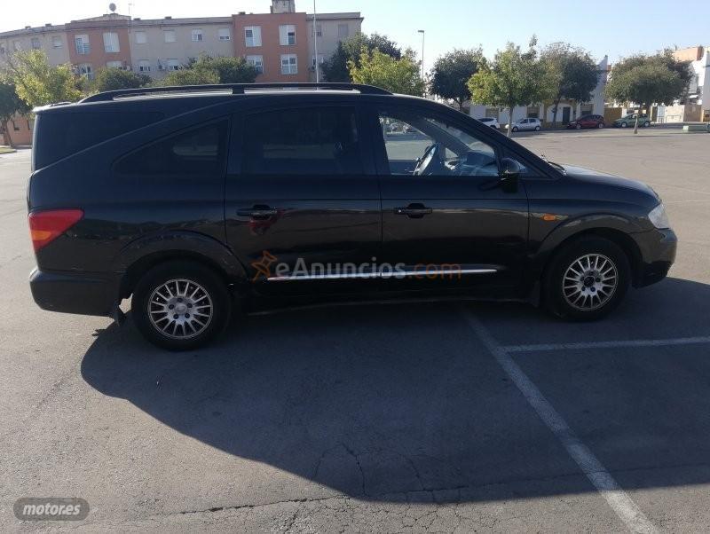 Ssangyong Rodius Premium de 2009 con 208.000 Km por 4.500 EUR. en Cadiz
