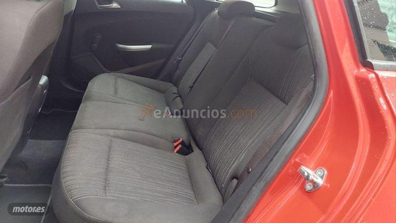 Opel Astra 1.7 CDTi 110 CV Selective ST de 2012 con 220.000 Km por 6.500 EUR. en Barcelona